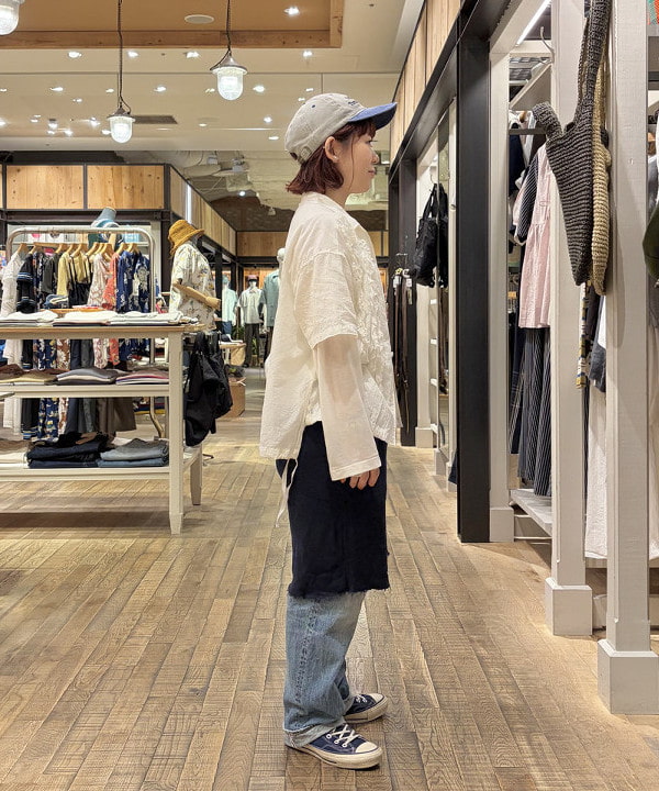 原口 愛さんの「BEAMS WOMEN｜【別注】orSlow / 50th Monroe Pants」を使ったコーディネート