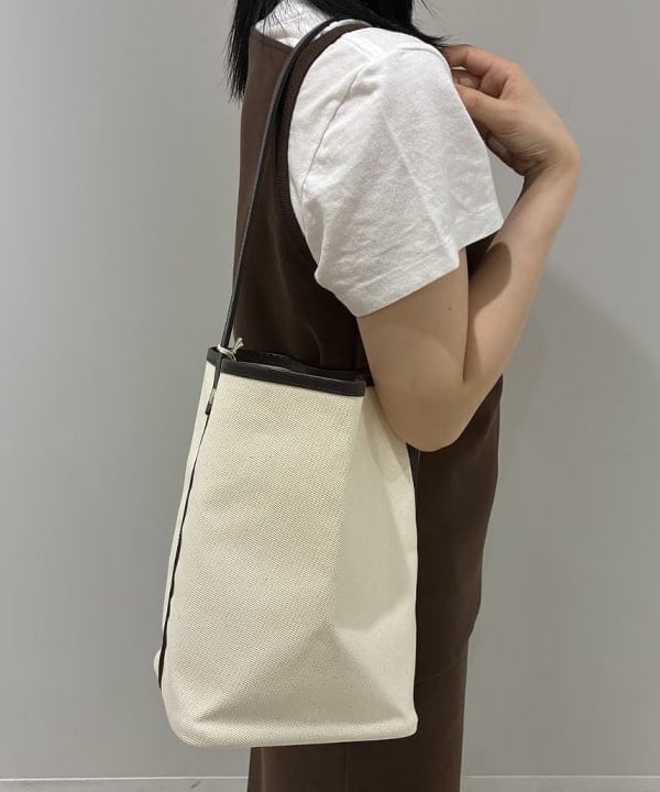 菜月さんの「BEAMS WOMEN｜RE/DONE / クラシック Tシャツ」を使ったコーディネート