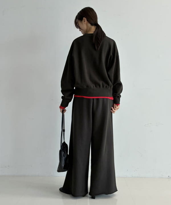 茂野 真楓さんの「BEAMS WOMEN｜【別注】SLOANE / 裏毛 ショート丈 ロングスリーブ スウェット」を使ったコーディネート