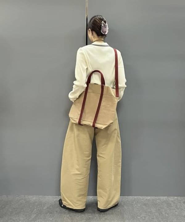 りかちょび/岸本梨佳さんの「2タック カーブ バレル チノパンツ」を使ったコーディネート