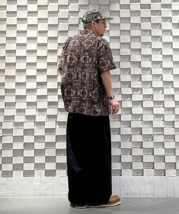 山本 泰紀さんの「BEAMS WOMEN｜Open Collar Block Print ④」を使ったコーディネート