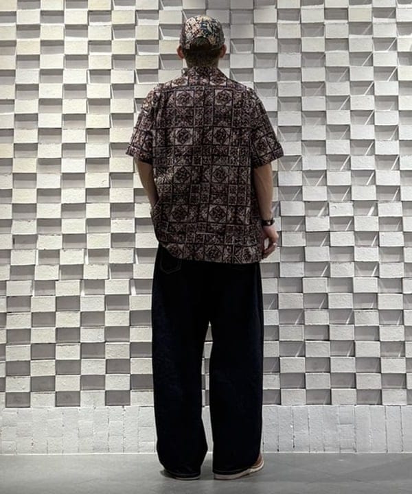 山本 泰紀さんの「BEAMS WOMEN｜Open Collar Block Print ④」を使ったコーディネート