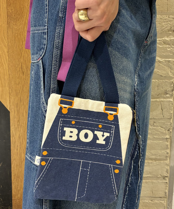 ando naoさんの「BEAMS WOMEN｜BEAMS BOY / オーバーオール プリントポーチ」を使ったコーディネート