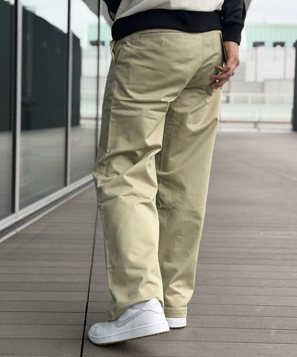 BAKU(東江 漠)さんの「BEAMS WOMEN｜【別注】Dickies / ワイド チノ パンツ」を使ったコーディネート