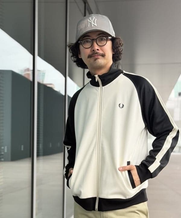 BAKU(東江 漠)さんの「BEAMS WOMEN｜【別注】Dickies / ワイド チノ パンツ」を使ったコーディネート
