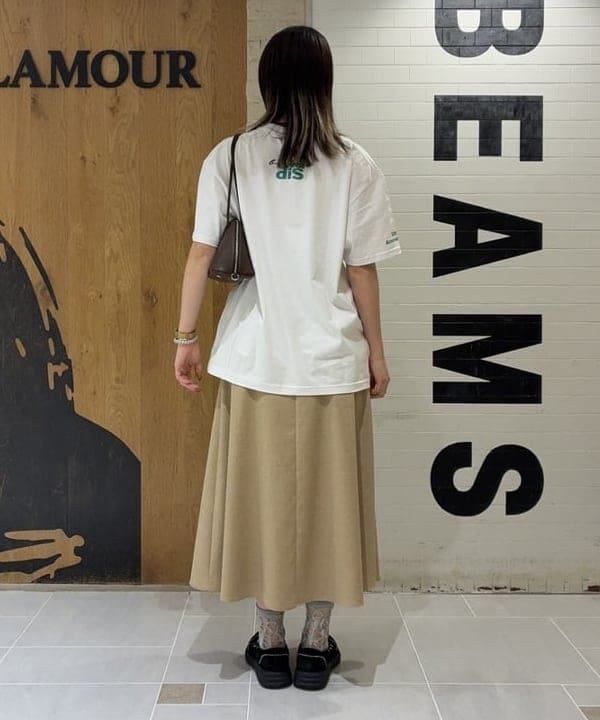 中平 あみさんの「BEAMS WOMEN｜【別注】NOMADIS / for Dog Lovers Tシャツ」を使ったコーディネート