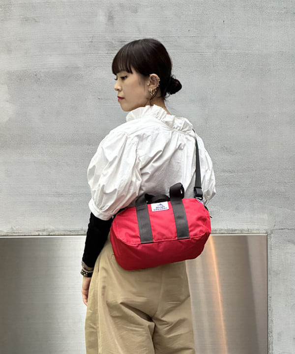 りかちょび/岸本梨佳さんの「フリル ショート ブラウス」を使ったコーディネート