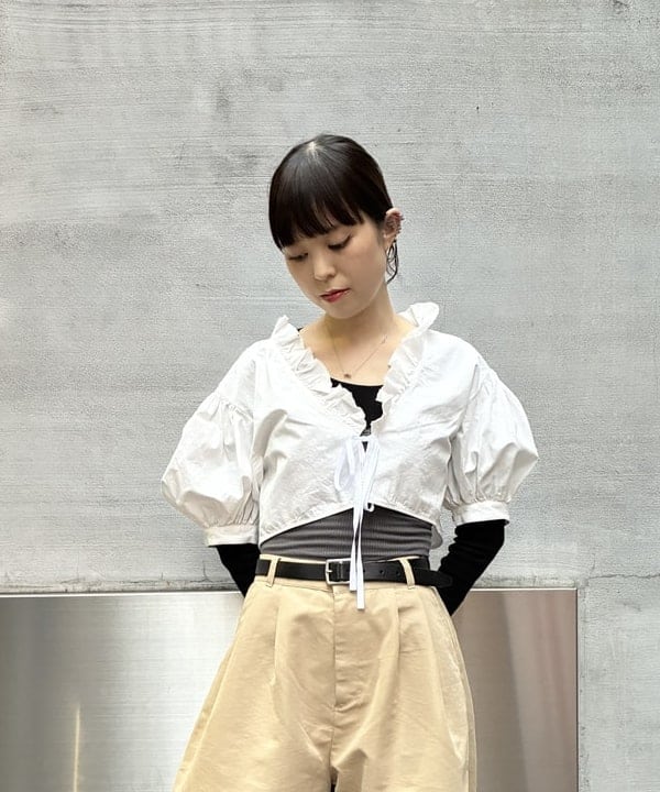 りかちょび/岸本梨佳さんの「フリル ショート ブラウス」を使ったコーディネート
