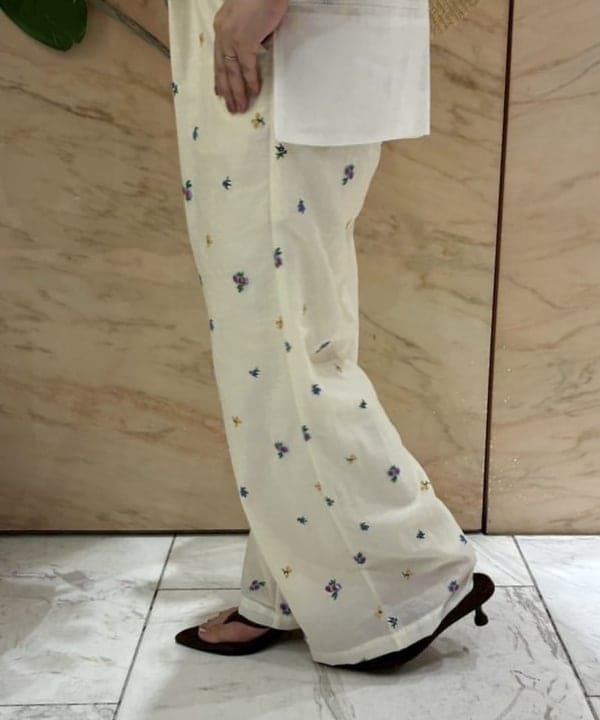 塚越 有紀さんの「BEAMS WOMEN｜MAISON N.H PARIS / クロワッサン ショルダーバッグ」を使ったコーディネート