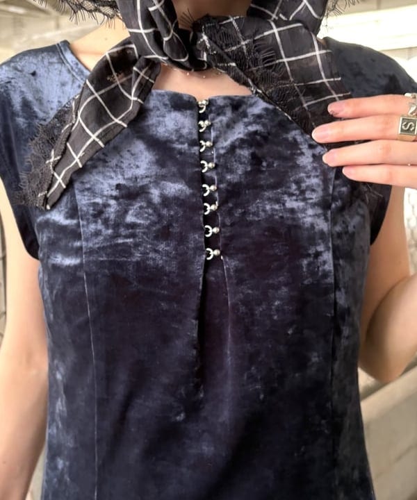 むりょさんの「BEAMS WOMEN｜クラシック ベロア ミニ ワンピース」を使ったコーディネート