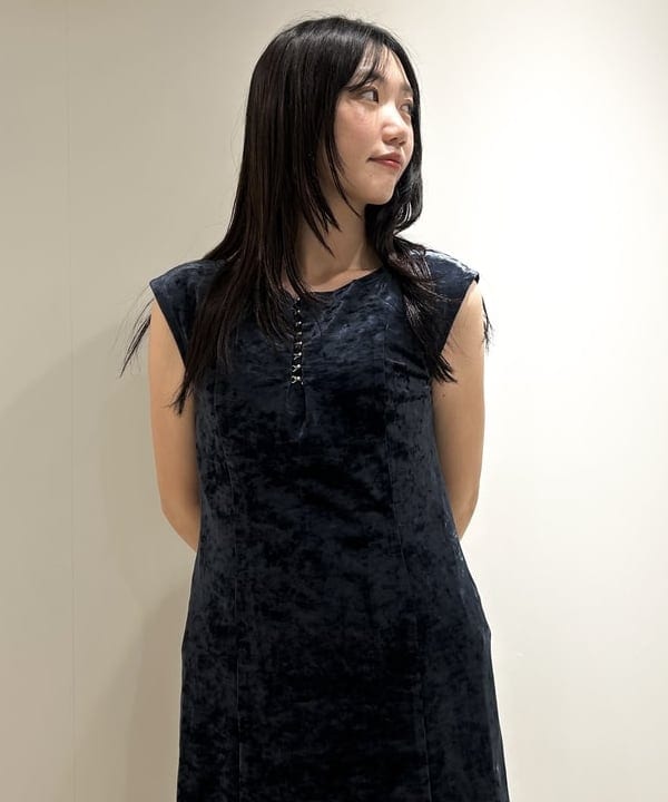 ハルカさんの「BEAMS WOMEN｜クラシック ベロア ミニ ワンピース」を使ったコーディネート