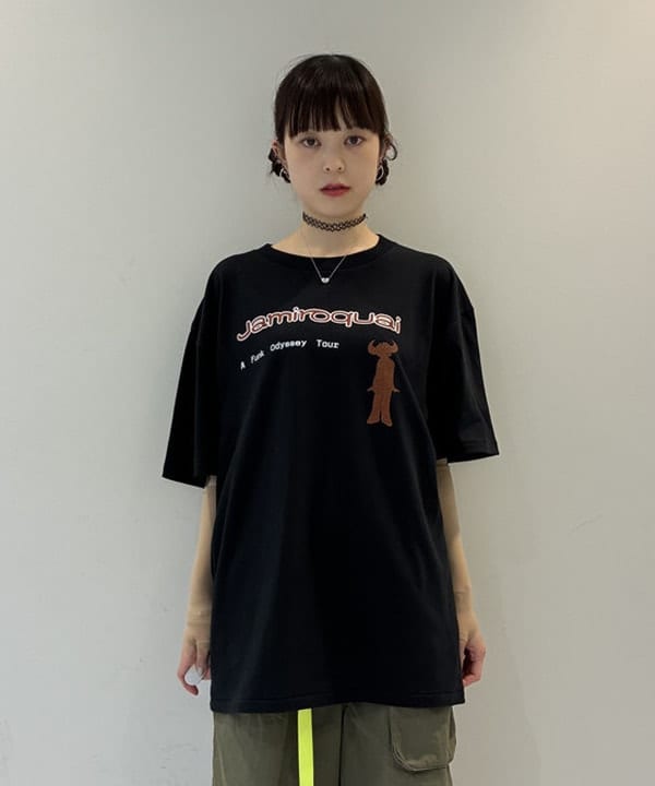 りかちょび/岸本梨佳さんの「BEAMS WOMEN｜ミリタリー ショーツ」を使ったコーディネート