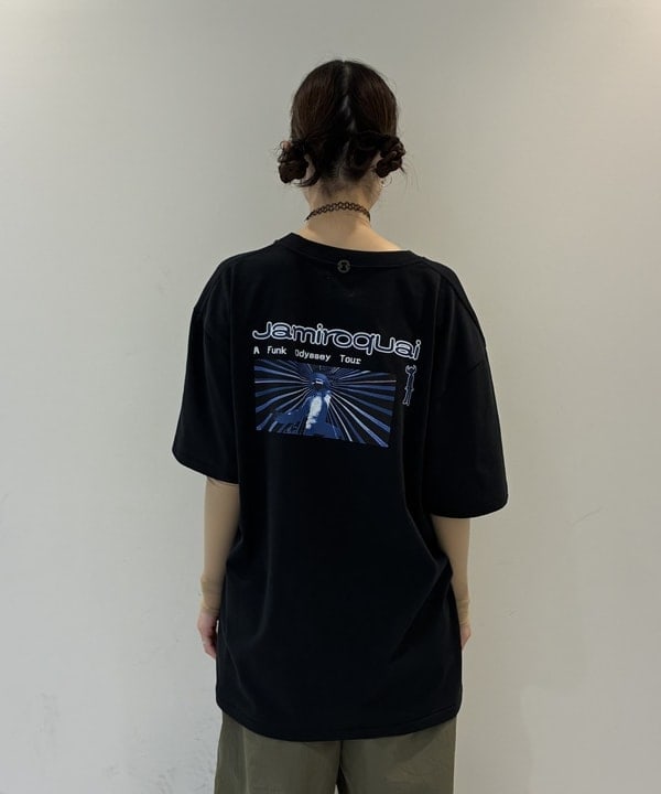 りかちょび/岸本梨佳さんの「BEAMS WOMEN｜ミリタリー ショーツ」を使ったコーディネート