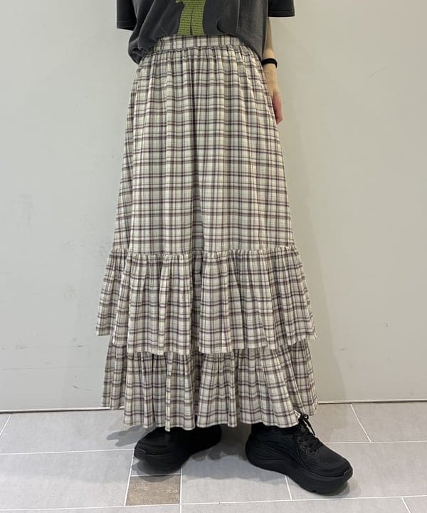 りかちょび/岸本梨佳さんの「BEAMS WOMEN｜HOKA / BONDI 9」を使ったコーディネート