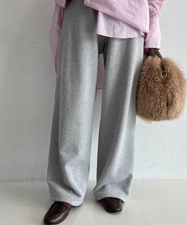 越智 里美さんの「BEAMS WOMEN｜AK+1 / コットンボイル ストライプ シャツ」を使ったコーディネート
