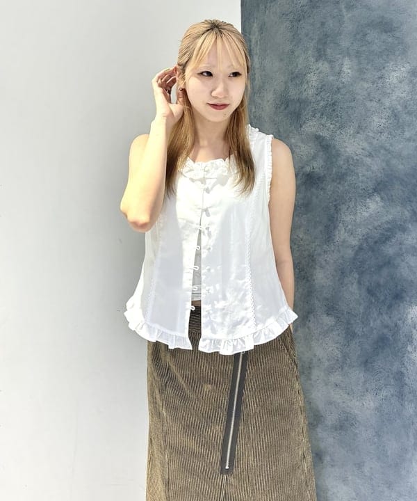 湯谷 あすかさんの「BEAMS WOMEN｜コーデュロイ アシンメトリー ジップ スカート」を使ったコーディネート