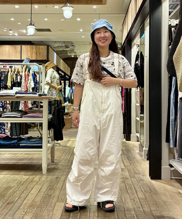 サイトウ　トモミさんの「BEAMS WOMEN｜【別注】Champion / ミッキーマウス＆ミニーマウス / Tシャツ」を使ったコーディネート