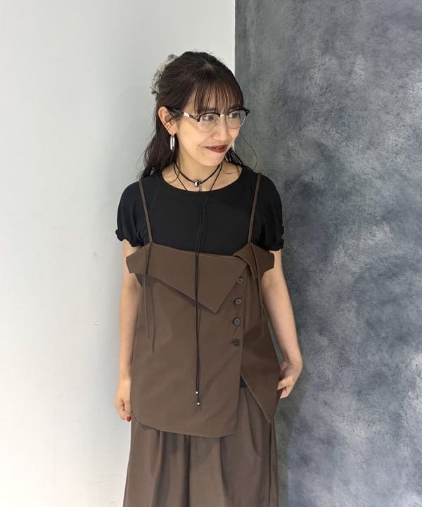 SAEさんの「BEAMS WOMEN｜フェイクレザー アシンメトリー キャミソール」を使ったコーディネート