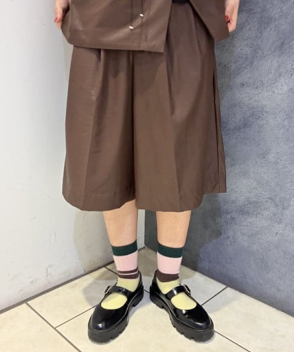 SAEさんの「BEAMS WOMEN｜フェイクレザー アシンメトリー キャミソール」を使ったコーディネート