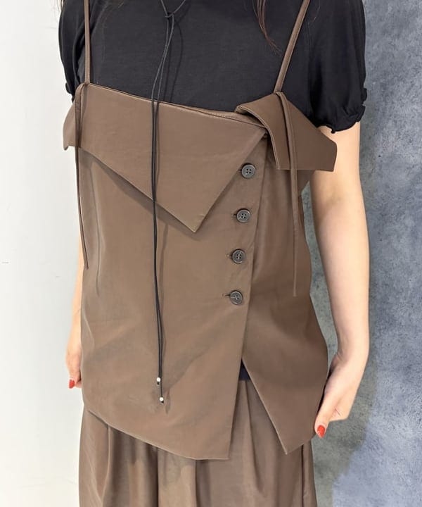 SAEさんの「BEAMS WOMEN｜フェイクレザー アシンメトリー キャミソール」を使ったコーディネート