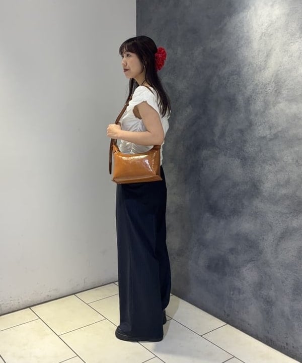 SAEさんの「BEAMS WOMEN｜ギャザー ドレープ Tシャツ」を使ったコーディネート