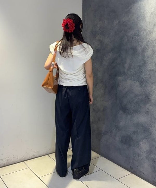 SAEさんの「BEAMS WOMEN｜ギャザー ドレープ Tシャツ」を使ったコーディネート