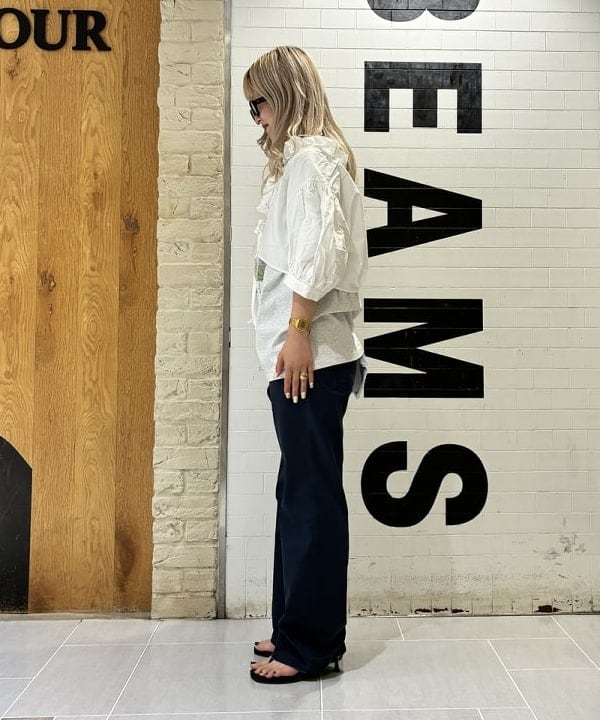 ando naoさんの「BEAMS WOMEN｜フリル ショート ブラウス」を使ったコーディネート