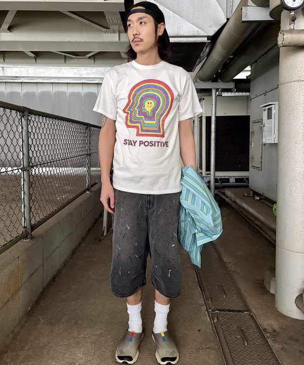 高遠 恒巳さんの「BEAMS WOMEN｜マルチ ストライプ オープンカラーシャツ【ワイドフィット】」を使ったコーディネート