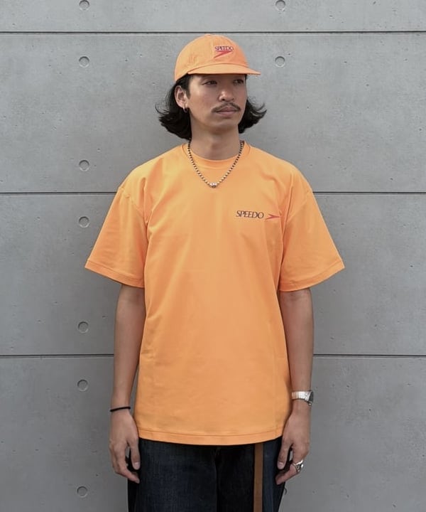植木 竜也さんの「BEAMS WOMEN｜【別注】Speedo / Logo Tee 26SS」を使ったコーディネート