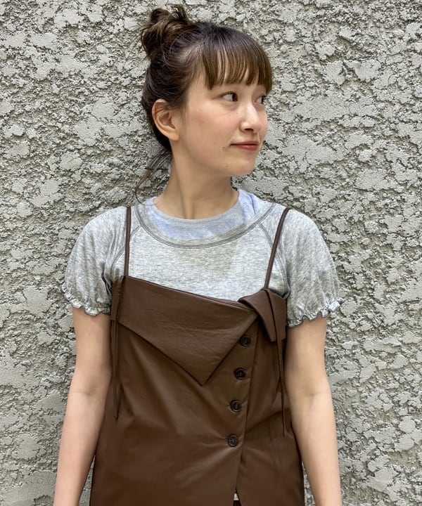遠藤 かなたさんの「BEAMS WOMEN｜フェイクレザー バミューダ パンツ」を使ったコーディネート