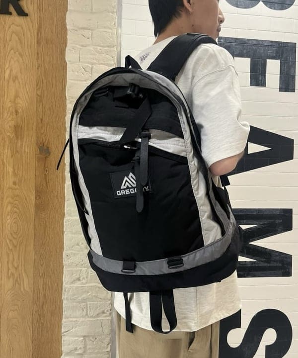 BANさんの「BEAMS WOMEN｜ダンガリー2プリーツ スラックス【ワイドテーパードフィット】」を使ったコーディネート