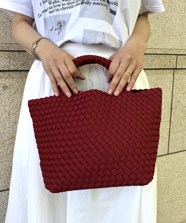 蒲原 捺美さんの「BEAMS WOMEN｜コットン ナイロン タック ギャザー スカート」を使ったコーディネート