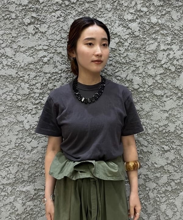 モモさんの「BEAMS WOMEN｜ボーイ ベーシック Tシャツ」を使ったコーディネート