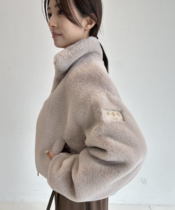 茂野 真楓さんの「BEAMS WOMEN｜【別注】TATRAS / ARIANNA ブルゾン」を使ったコーディネート