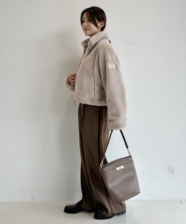 茂野 真楓さんの「BEAMS WOMEN｜【別注】TATRAS / ARIANNA ブルゾン」を使ったコーディネート