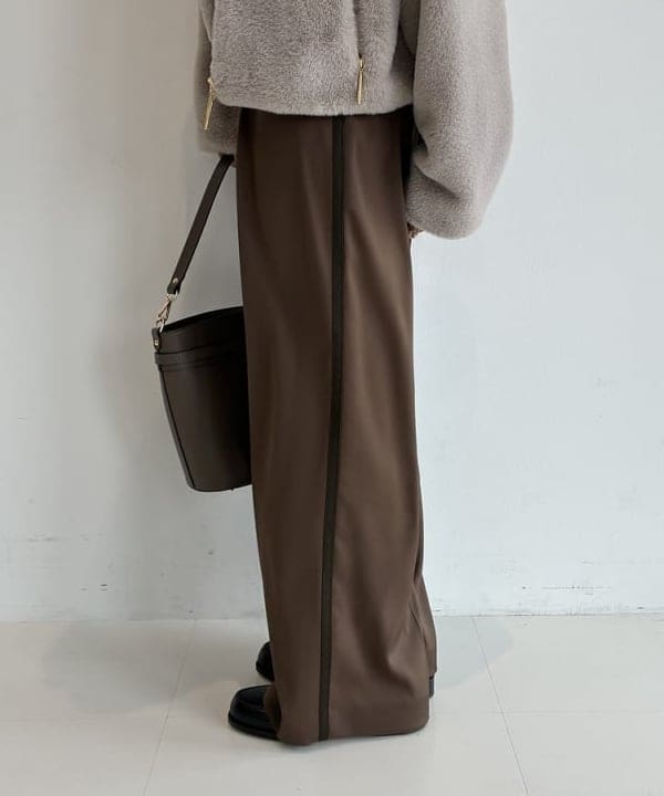 茂野 真楓さんの「BEAMS WOMEN｜【別注】TATRAS / ARIANNA ブルゾン」を使ったコーディネート