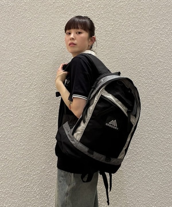 りかちょび/岸本梨佳さんの「デニム 1タック カーブ パンツ」を使ったコーディネート