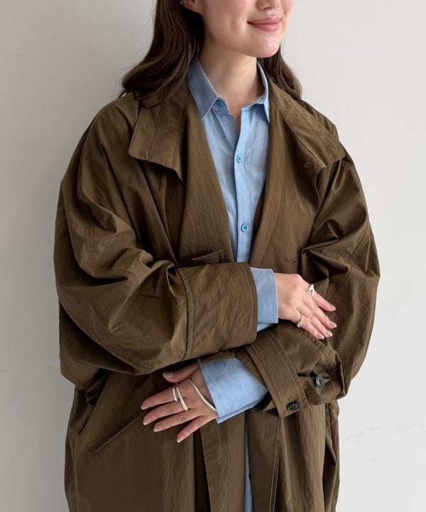 大浦 栞さんの「BEAMS WOMEN｜AK+1 / タスラン オーバーコート」を使ったコーディネート