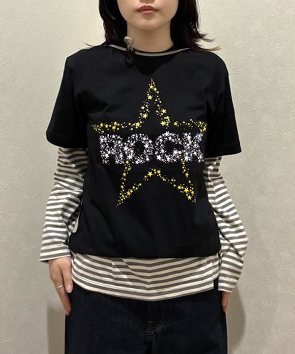 須賀さんの「BEAMS WOMEN｜〈WOMEN〉FUJI ROCK FESTIVAL'26 / EISUKE HOSHI / ROCK STAR TEE」を使ったコーディネート