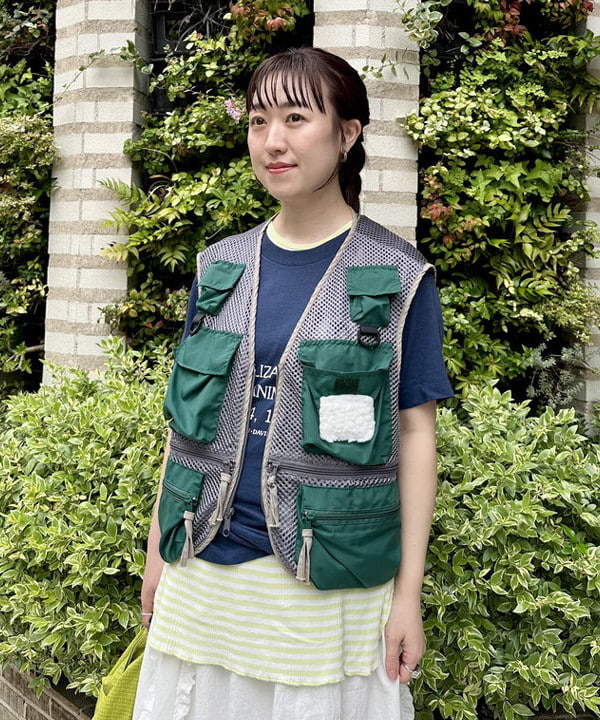 イシイ サオリさんの「BEAMS WOMEN｜ドビー フリル スカート」を使ったコーディネート