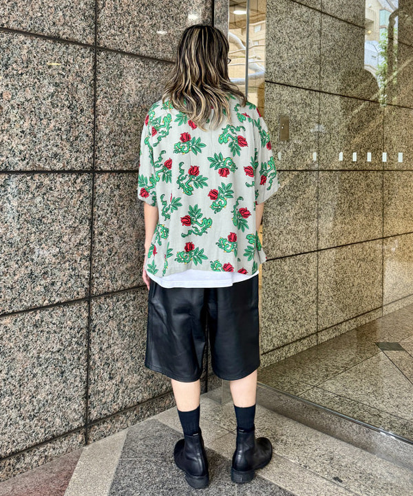 Ryohei Takataさんの「BEAMS WOMEN｜カウレザー イージー ショートパンツ【ワイドストレートフィット】」を使ったコーディネート