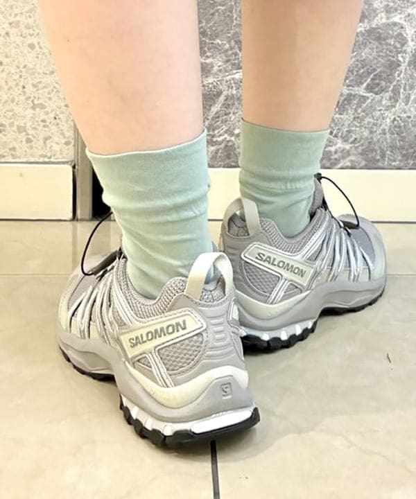 カタヤマ アヤさんの「BEAMS WOMEN｜チェック バブーシュカ ノースリーブ シャツ」を使ったコーディネート
