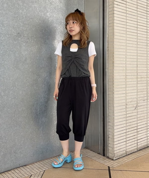 まゆちゃんさんの「BEAMS WOMEN｜カットアウト レイヤード ノースリーブ」を使ったコーディネート