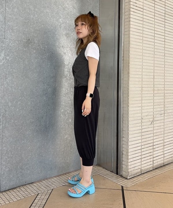 まゆちゃんさんの「BEAMS WOMEN｜カットアウト レイヤード ノースリーブ」を使ったコーディネート