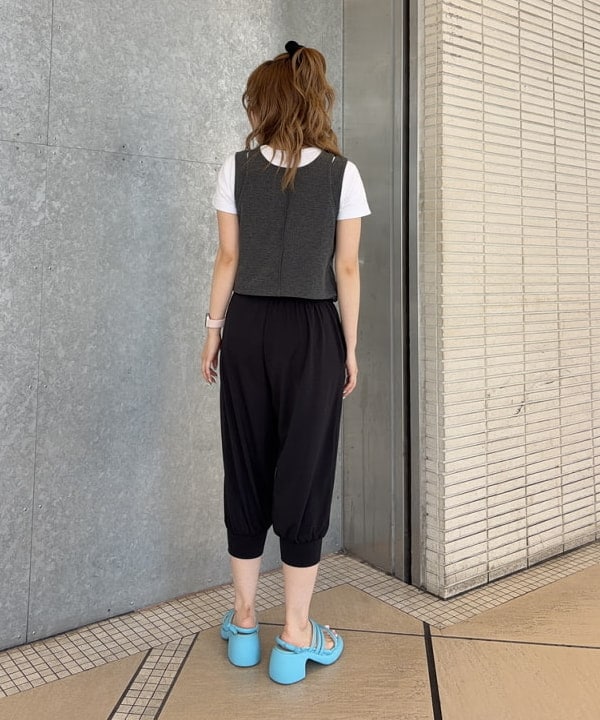 まゆちゃんさんの「BEAMS WOMEN｜カットアウト レイヤード ノースリーブ」を使ったコーディネート