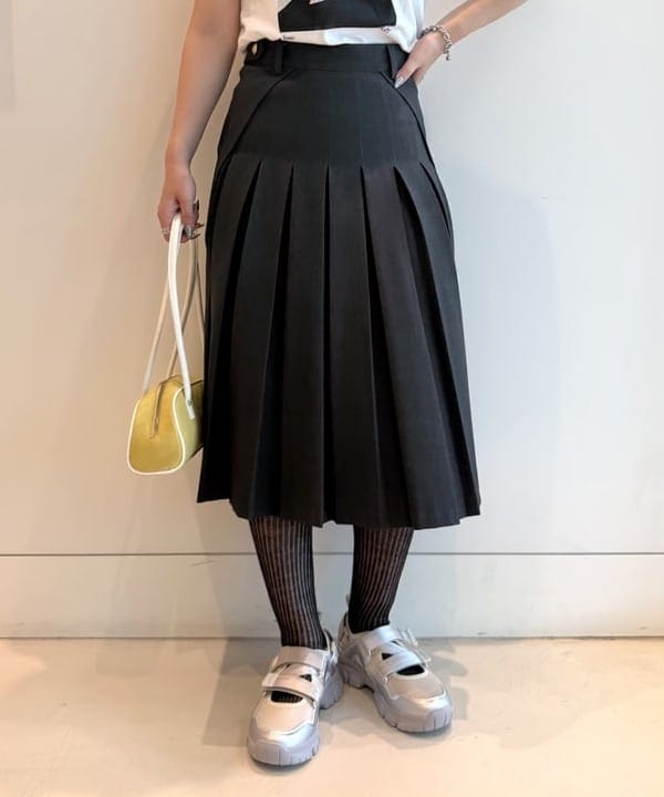 松本 佳菜子さんの「BEAMS WOMEN｜JENNIE / Ruby T-shirt」を使ったコーディネート