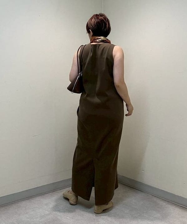 塚越 有紀さんの「BEAMS WOMEN｜manipuri / ゴールデンナイト スカーフ」を使ったコーディネート