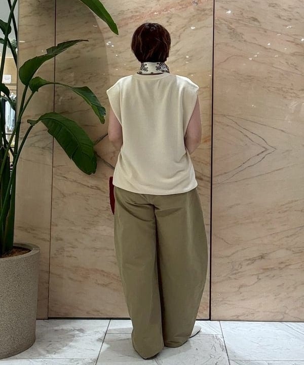 塚越 有紀さんの「BEAMS WOMEN｜manipuri / カレイド バンダナ スカーフ」を使ったコーディネート