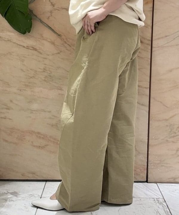 塚越 有紀さんの「BEAMS WOMEN｜manipuri / カレイド バンダナ スカーフ」を使ったコーディネート