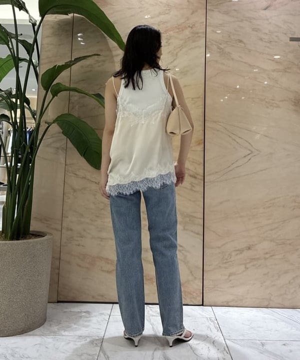 坂本 涼花さんの「BEAMS WOMEN｜レース トリム サテン キャミソール」を使ったコーディネート